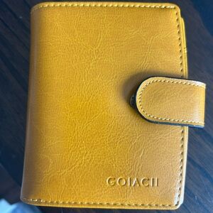 Mustard Yellow Women's Wallet 
Brand new without tags